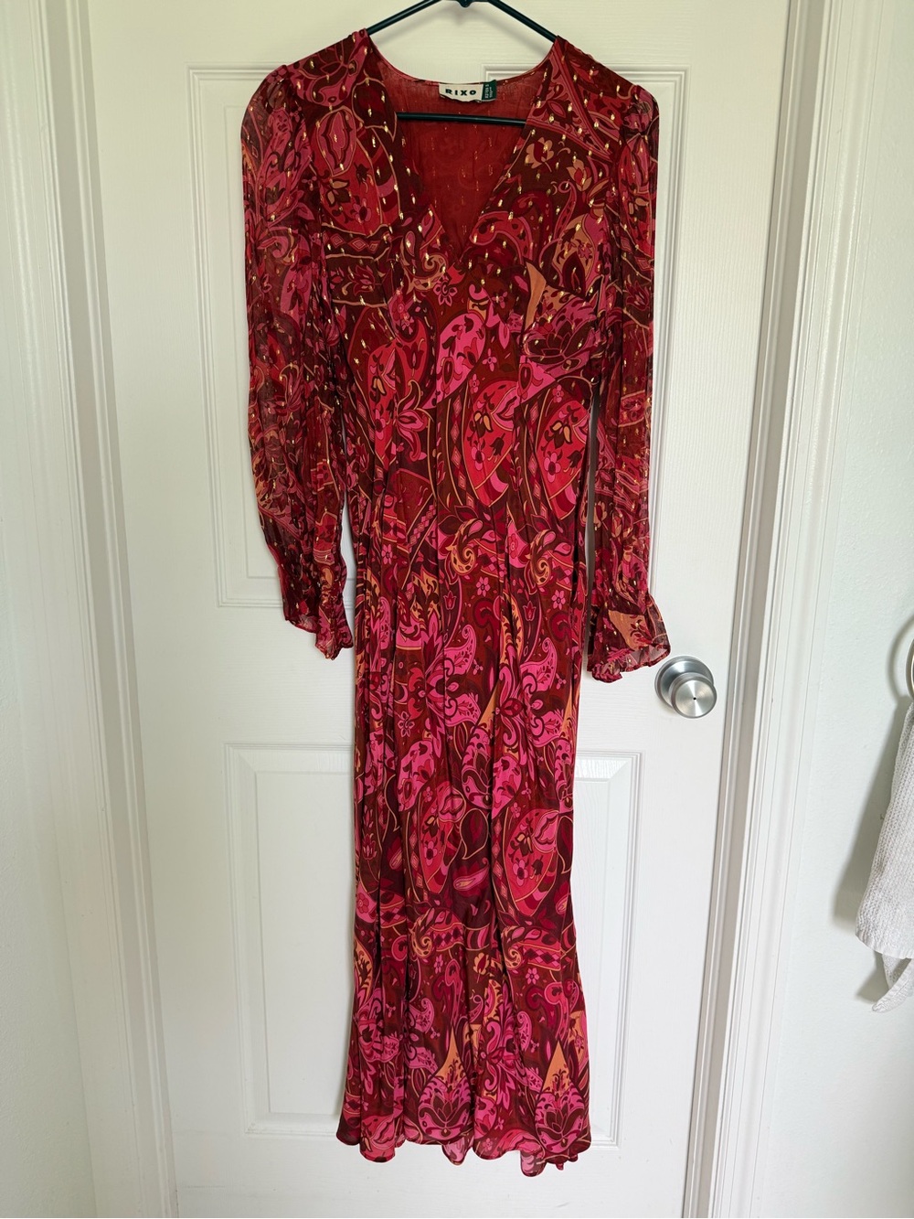 RIXO Red and Pink Paisley V‑Neck Maxi Dress